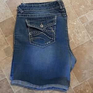 Maurices shorts size 24